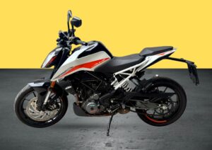 DUKE 390